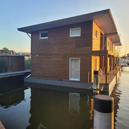 Ferienhaus Floating - Schwimmende - Haus 3 *